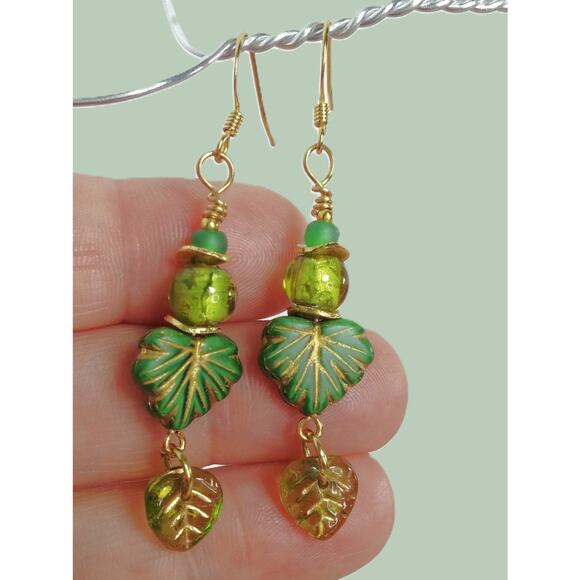NEW Artisan Fall Green Earrings Dangle Autumn Czech Glass Golden Accent Elegant - Picture 5 of 10